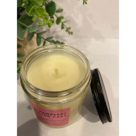 Bath & Body Works “Strawberry Pound Cake” Concentrated Room Spray & Candle - Picture 5 of 7